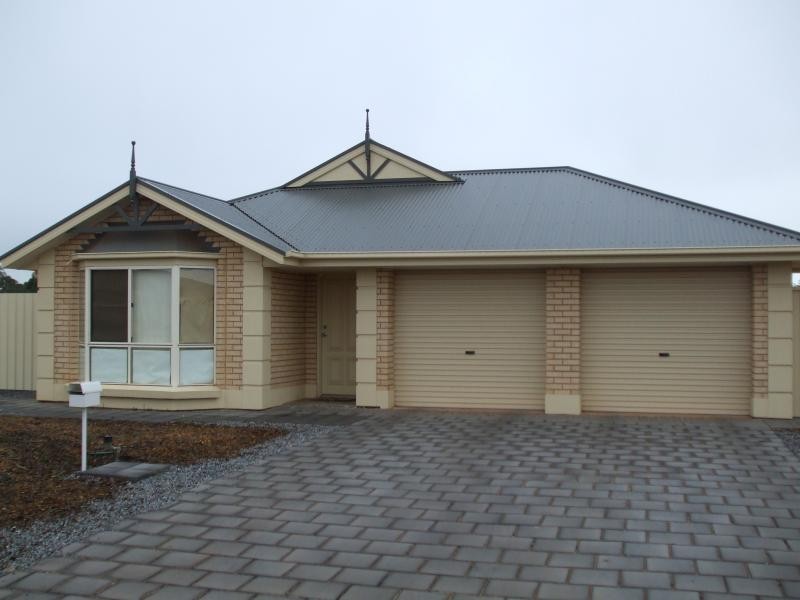 1 Overlander Way, Smithfield SA 5114