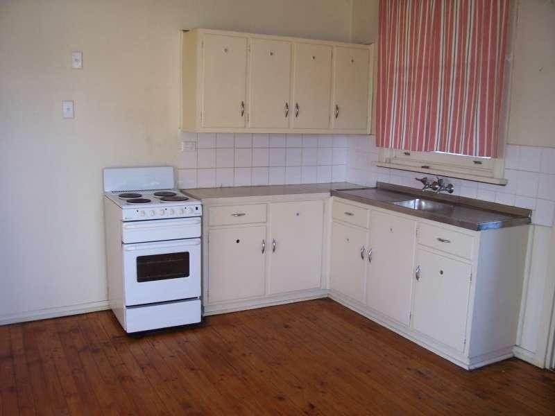 4 Wilkins Road, Elizabeth Downs SA 5113