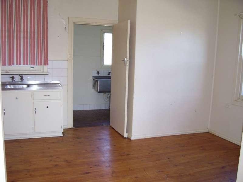 4 Wilkins Road, Elizabeth Downs SA 5113