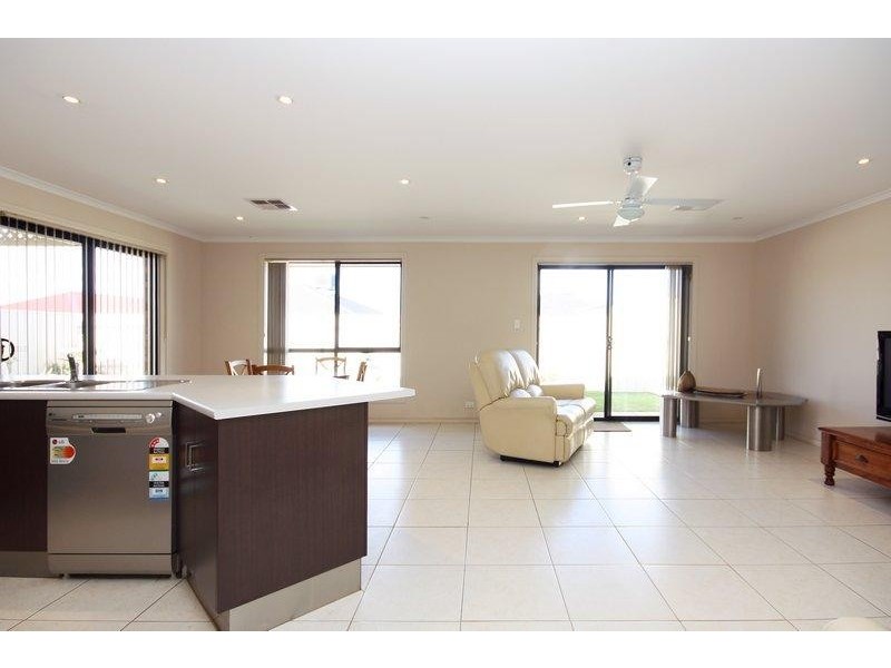 13 Lakeland Road, Munno Para West SA 5115