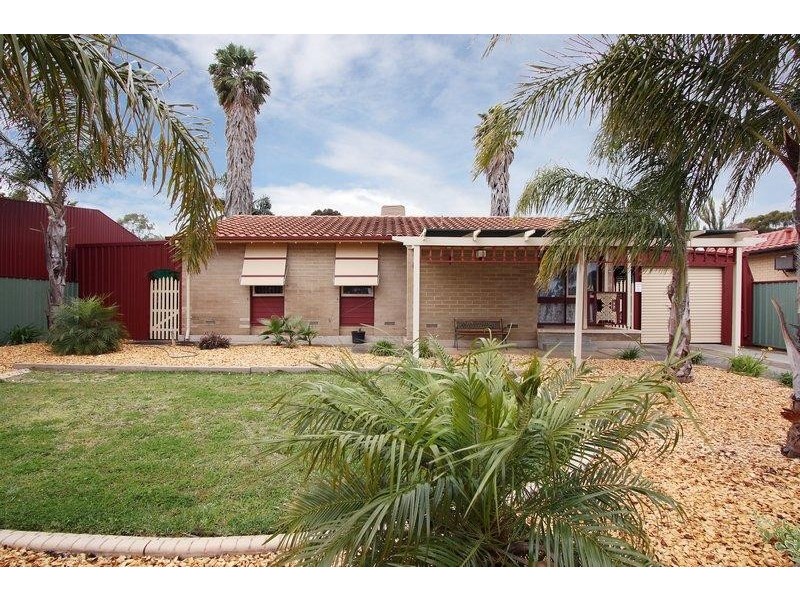 18 Fuller Crescent, Elizabeth East SA 5112