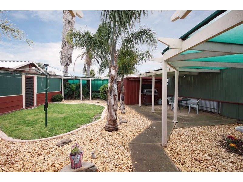18 Fuller Crescent, Elizabeth East SA 5112