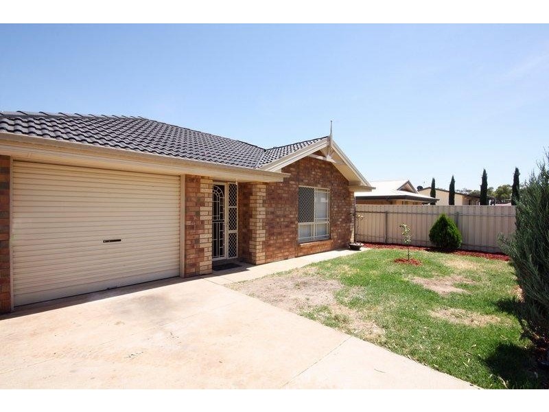 16 Moulds Crescent, Smithfield SA 5114