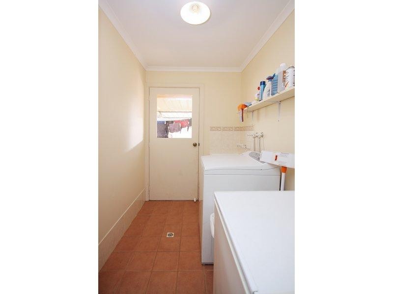 16 Moulds Crescent, Smithfield SA 5114