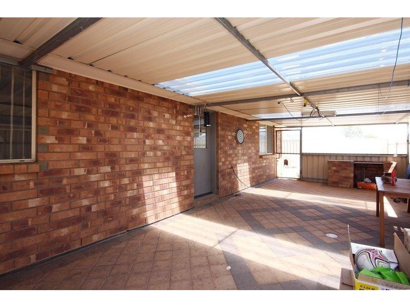 16 Moulds Crescent, Smithfield SA 5114