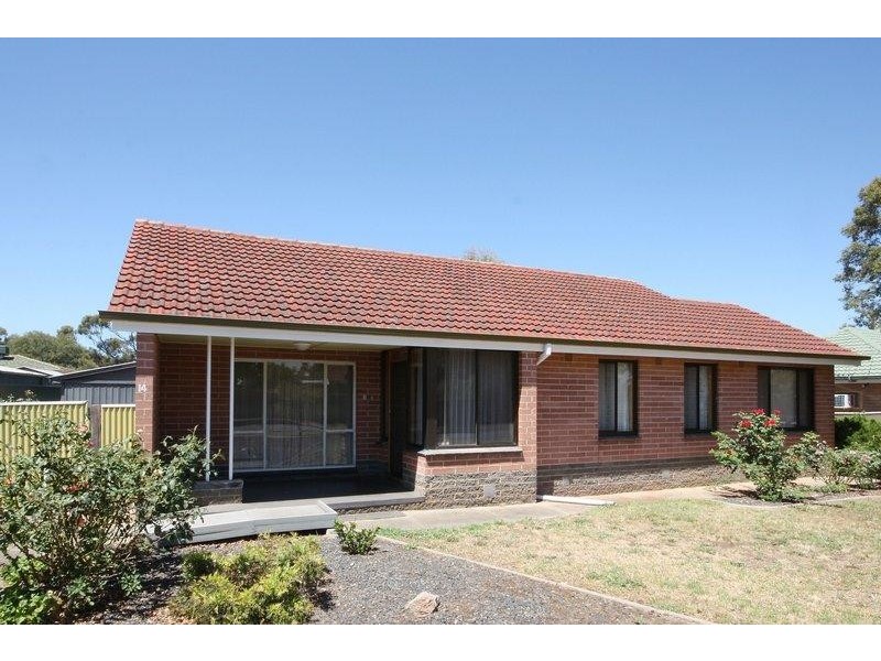 14 St. Leonard Crescent, Elizabeth Downs SA 5113