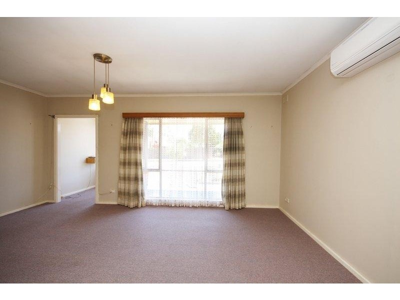 14 St. Leonard Crescent, Elizabeth Downs SA 5113