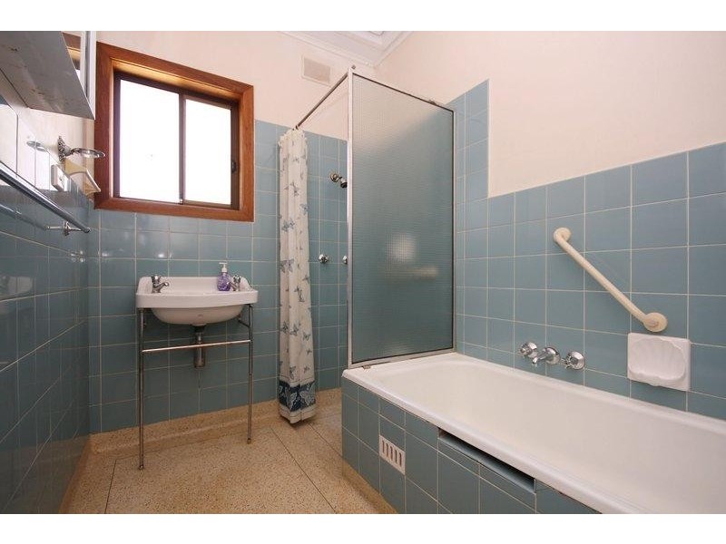 14 St. Leonard Crescent, Elizabeth Downs SA 5113