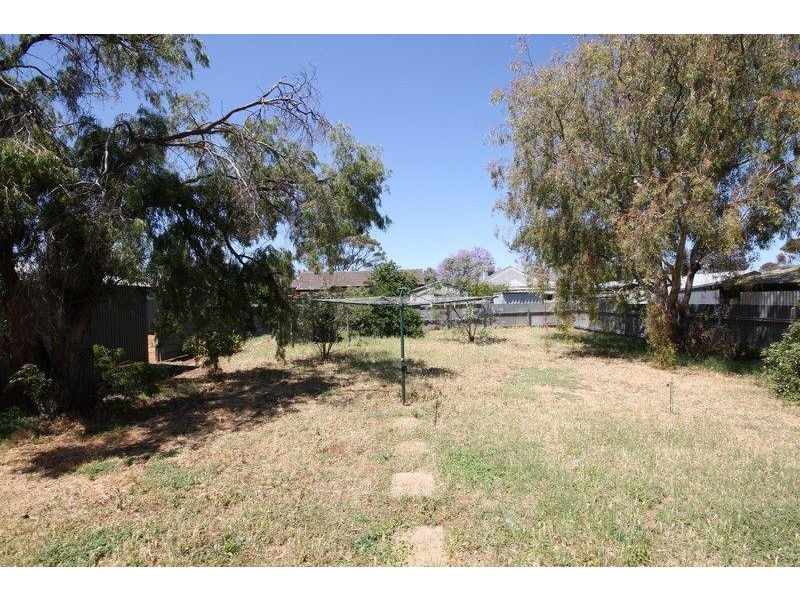 14 St. Leonard Crescent, Elizabeth Downs SA 5113