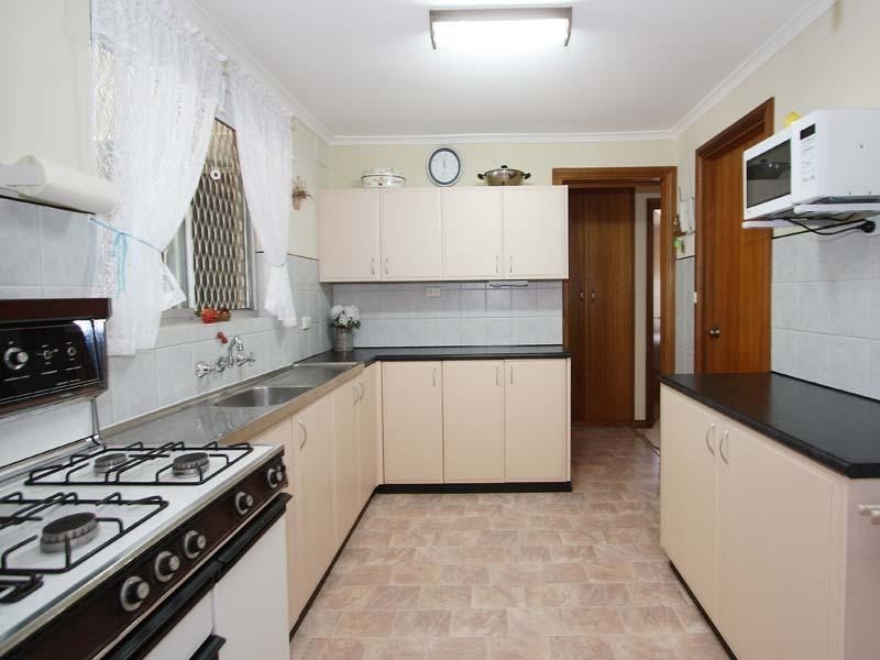 11 St. Albans Road, Evanston Park SA 5116