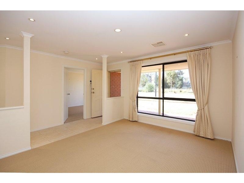 6 Strathaird Boulevard, Smithfield SA 5114