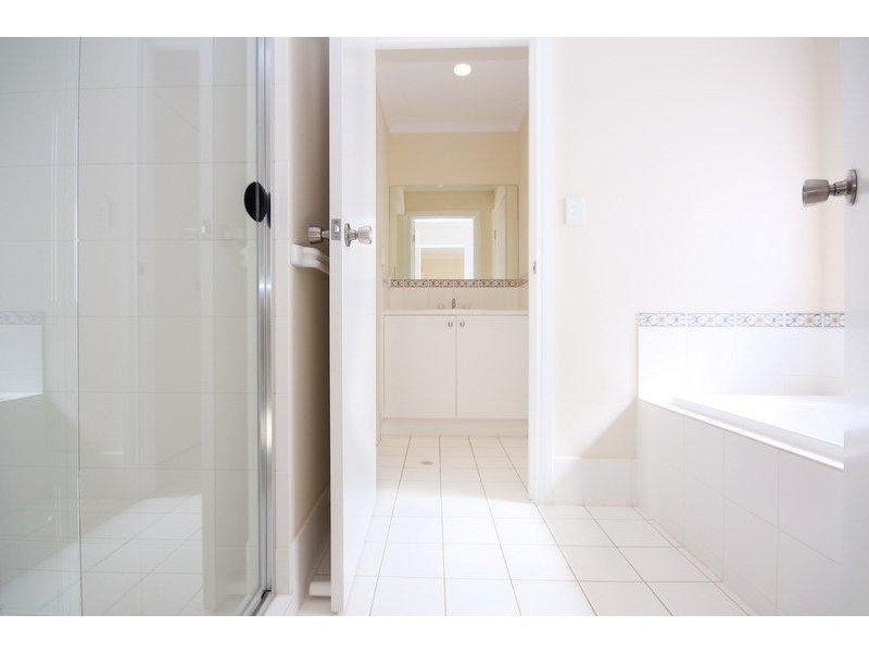 6 Strathaird Boulevard, Smithfield SA 5114