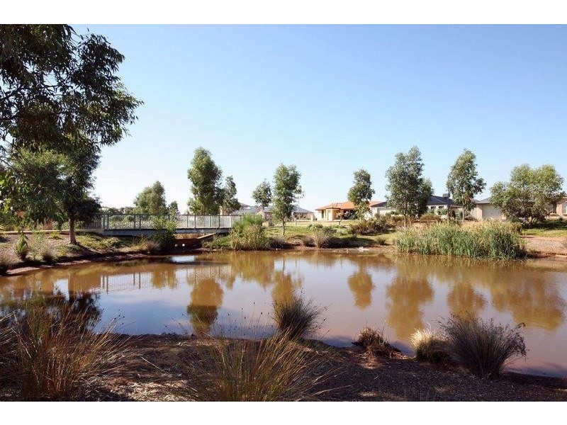 6 Strathaird Boulevard, Smithfield SA 5114