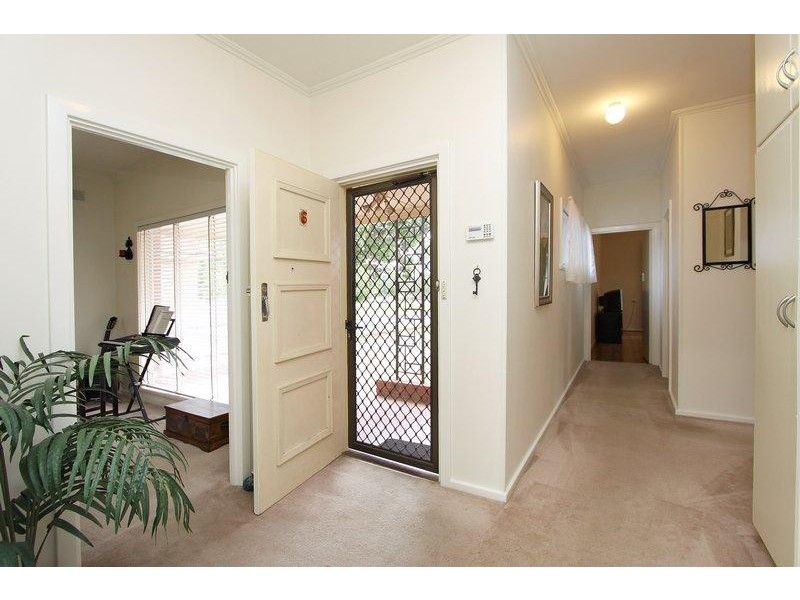 6 Bloomfield Crescent, Elizabeth Downs SA 5113