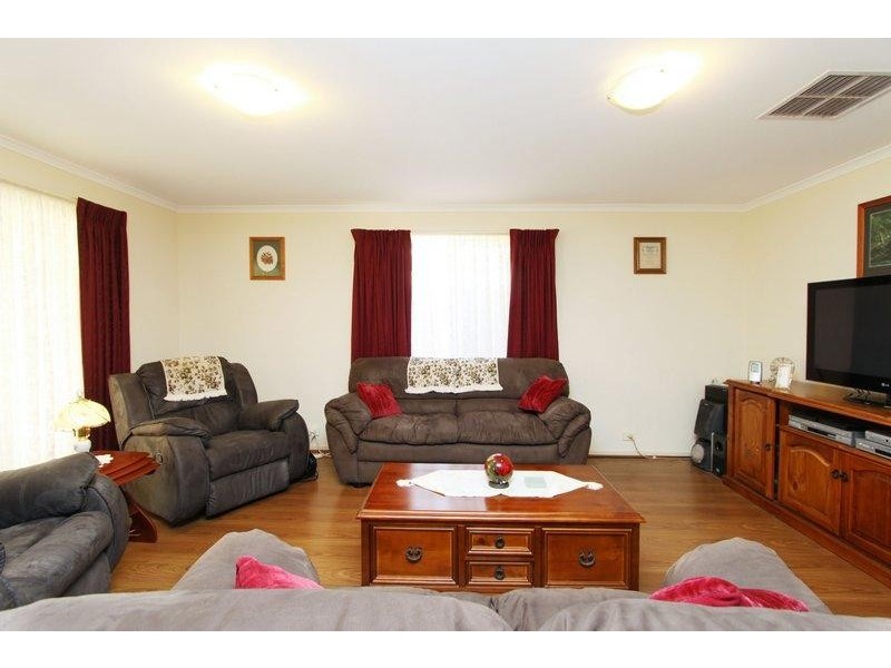 11 Davalan Drive, Munno Para West SA 5115