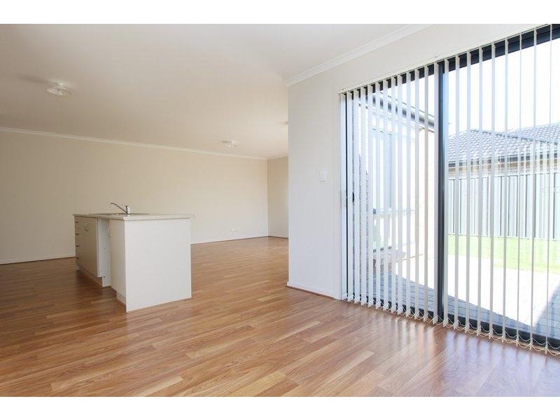 21 Coonawarra Avenue, Andrews Farm SA 5114