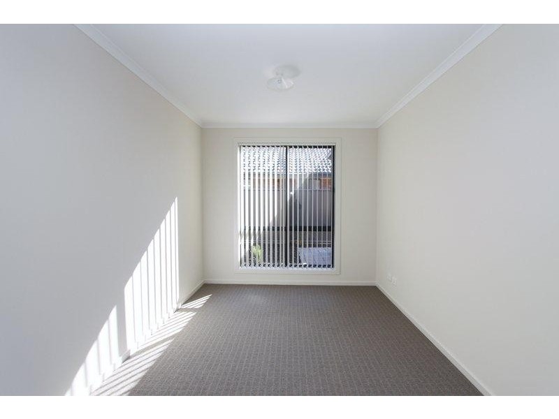 21 Coonawarra Avenue, Andrews Farm SA 5114