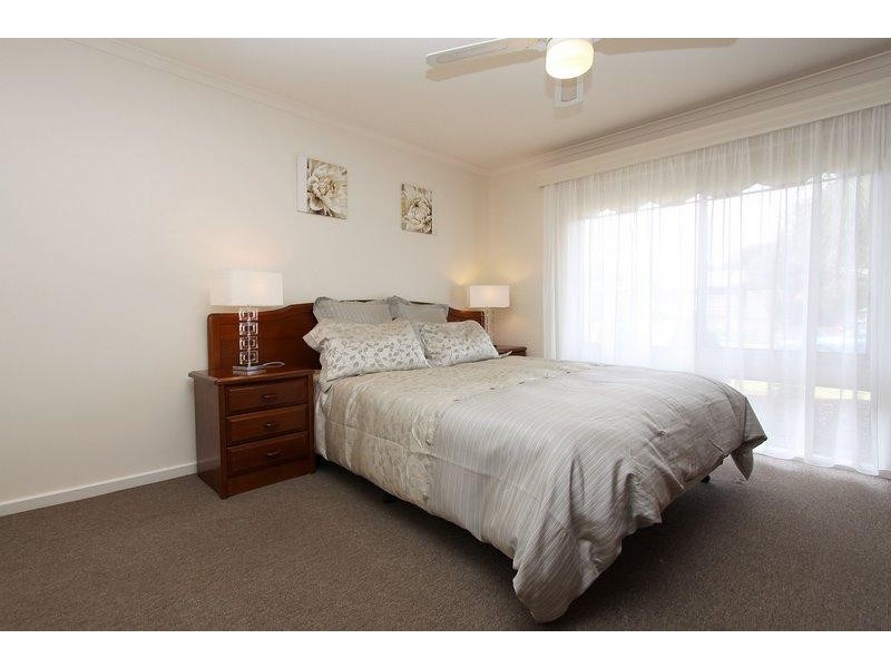 8 Beaumont Court, Para Hills West SA 5096