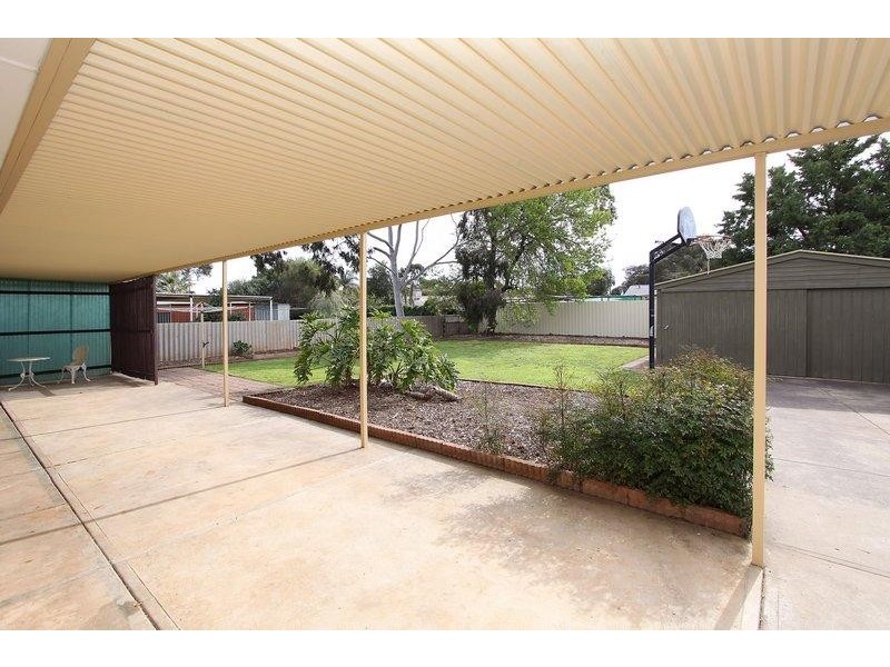 8 Beaumont Court, Para Hills West SA 5096