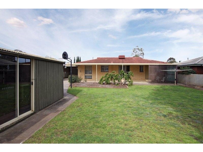 8 Beaumont Court, Para Hills West SA 5096