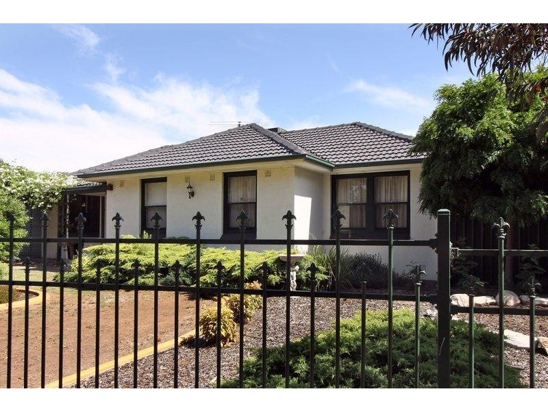 4 Joel Crescent, Elizabeth Vale SA 5112