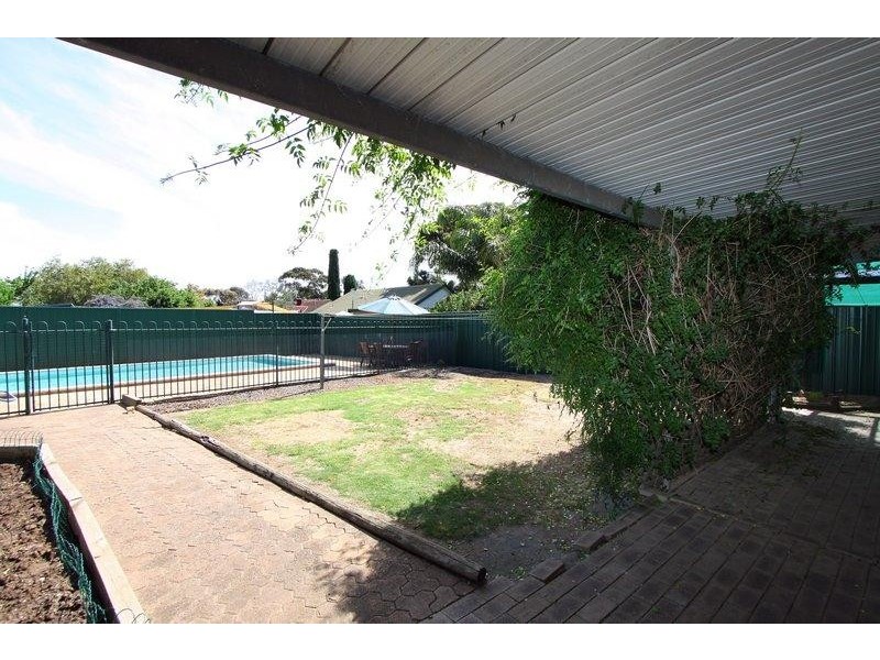 4 Joel Crescent, Elizabeth Vale SA 5112