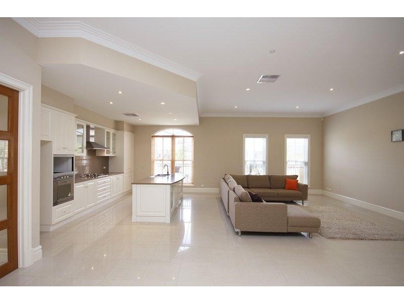 13 Isla Circuit, Mawson Lakes SA 5095