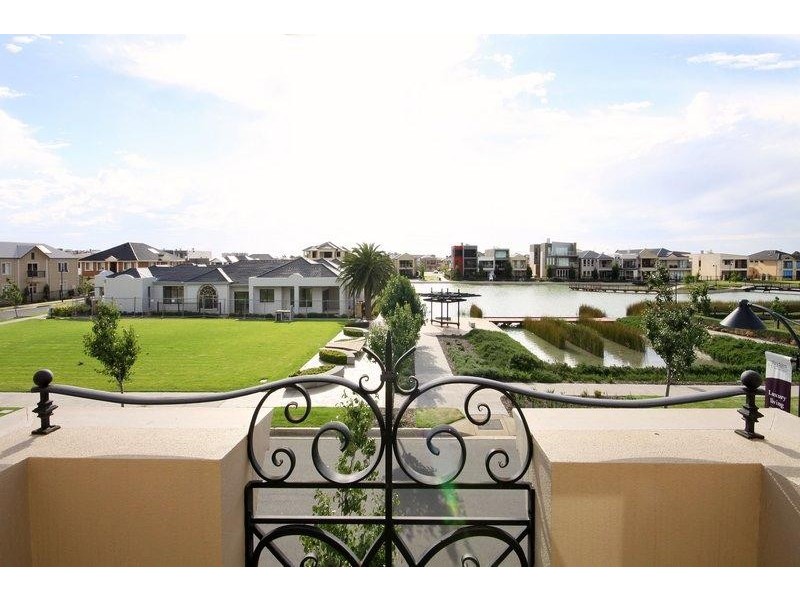 13 Isla Circuit, Mawson Lakes SA 5095