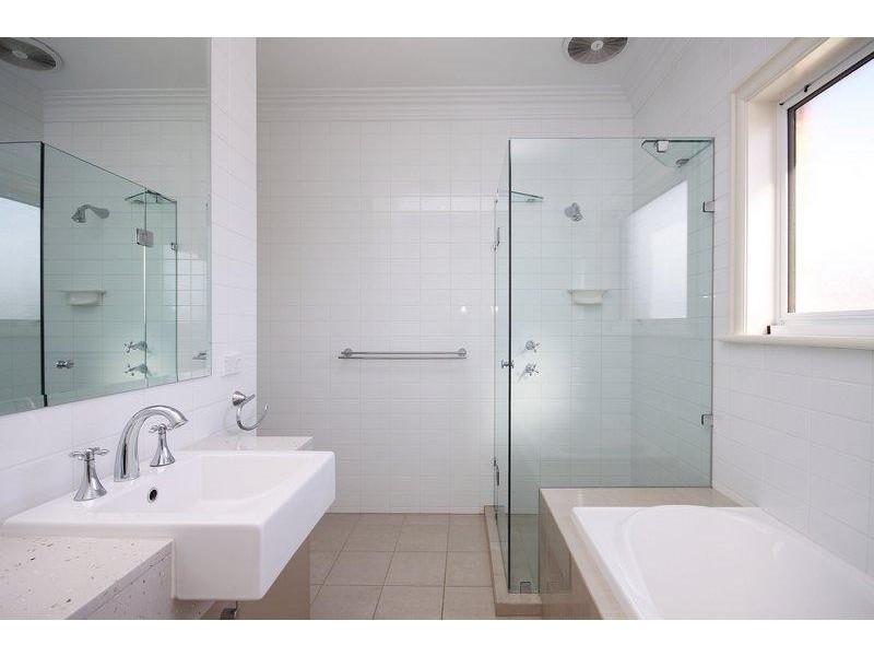 13 Isla Circuit, Mawson Lakes SA 5095