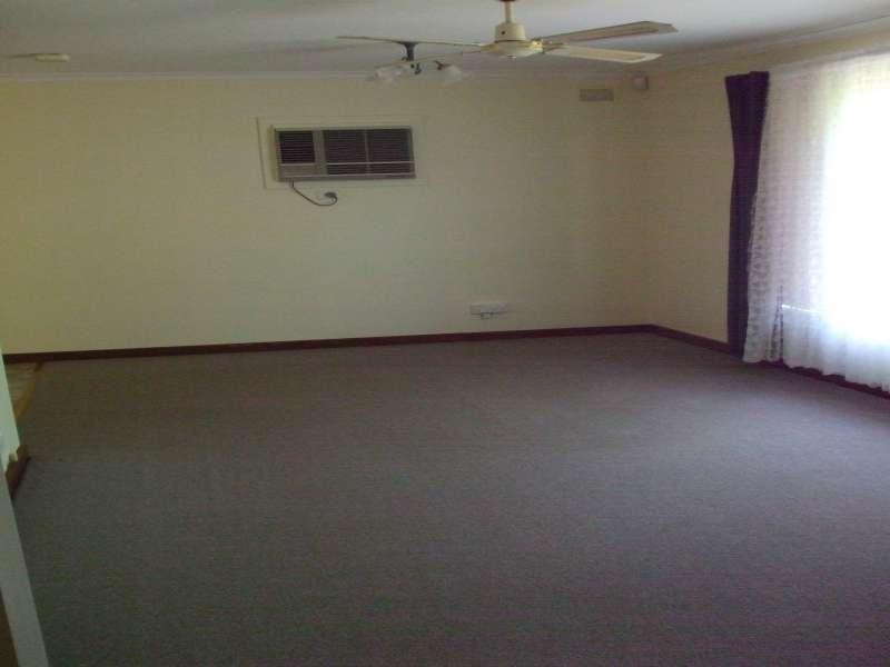 9 Barrington Road, Elizabeth Downs SA 5113