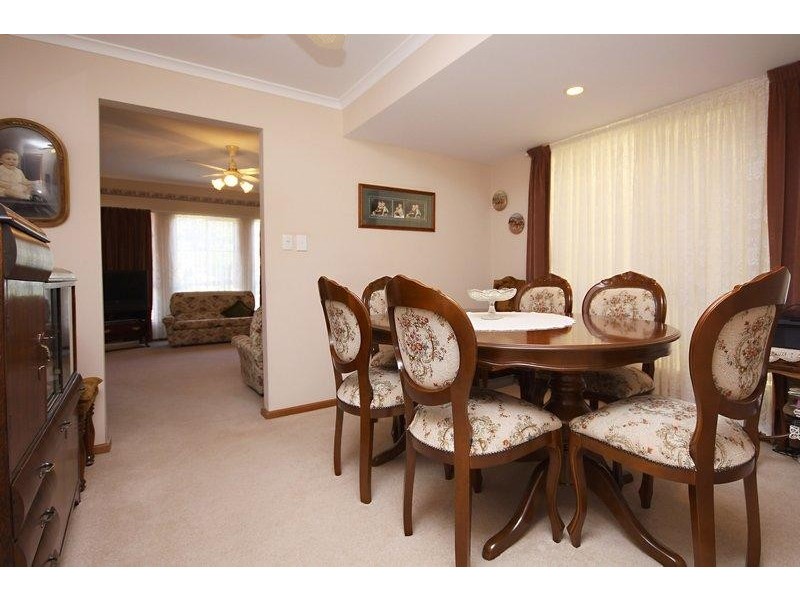 27 Hilltop Boulevard, Hillbank SA 5112