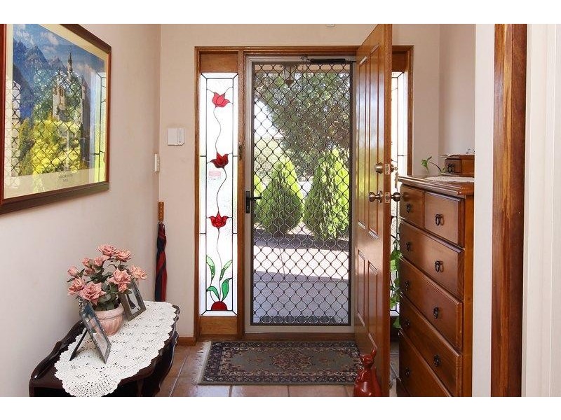 27 Hilltop Boulevard, Hillbank SA 5112