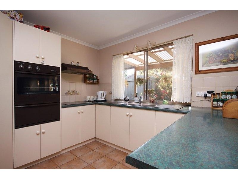 27 Hilltop Boulevard, Hillbank SA 5112