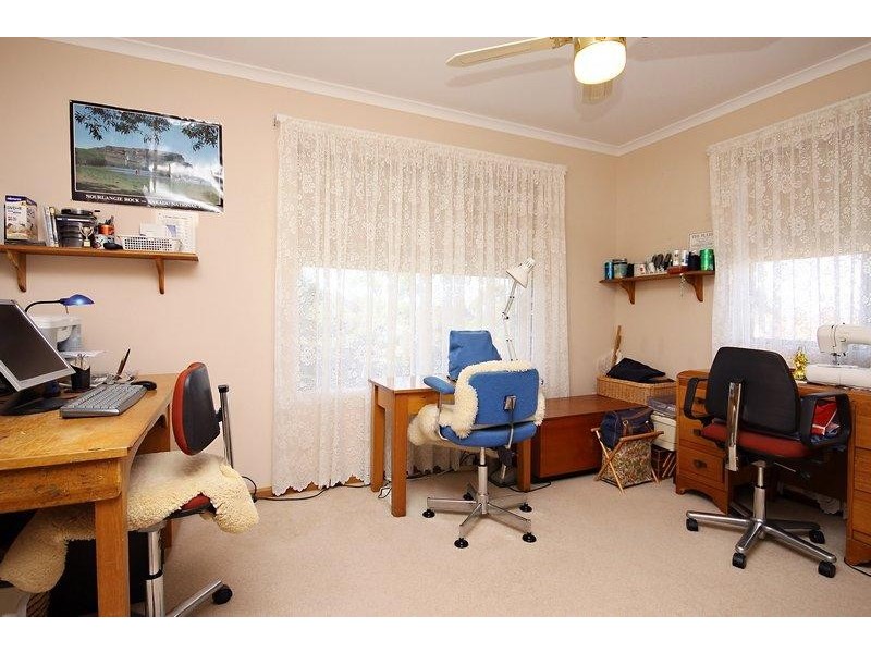 27 Hilltop Boulevard, Hillbank SA 5112