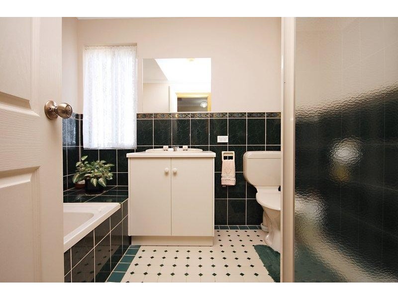 27 Hilltop Boulevard, Hillbank SA 5112