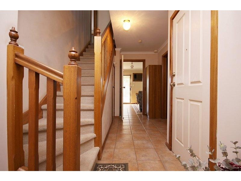 27 Hilltop Boulevard, Hillbank SA 5112