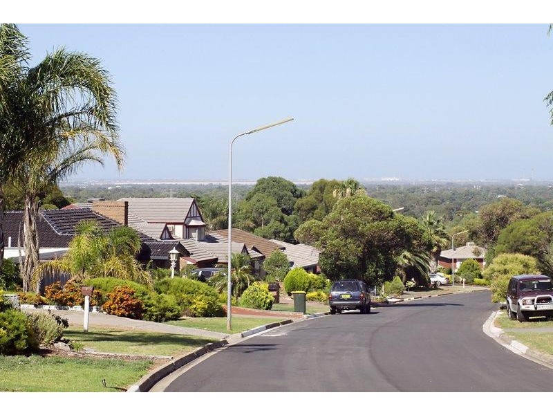27 Hilltop Boulevard, Hillbank SA 5112