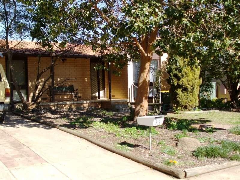 33 Salerno Court, Elizabeth East SA 5112