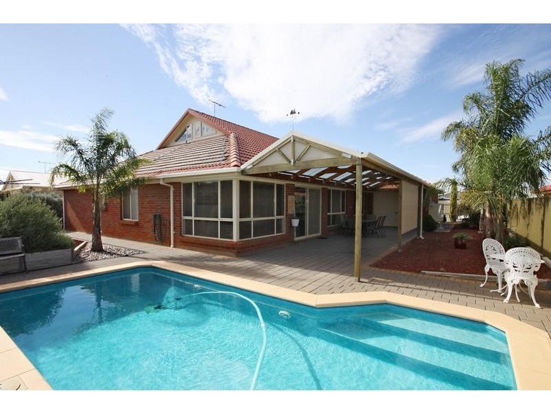 8 The Grove, Andrews Farm SA 5114