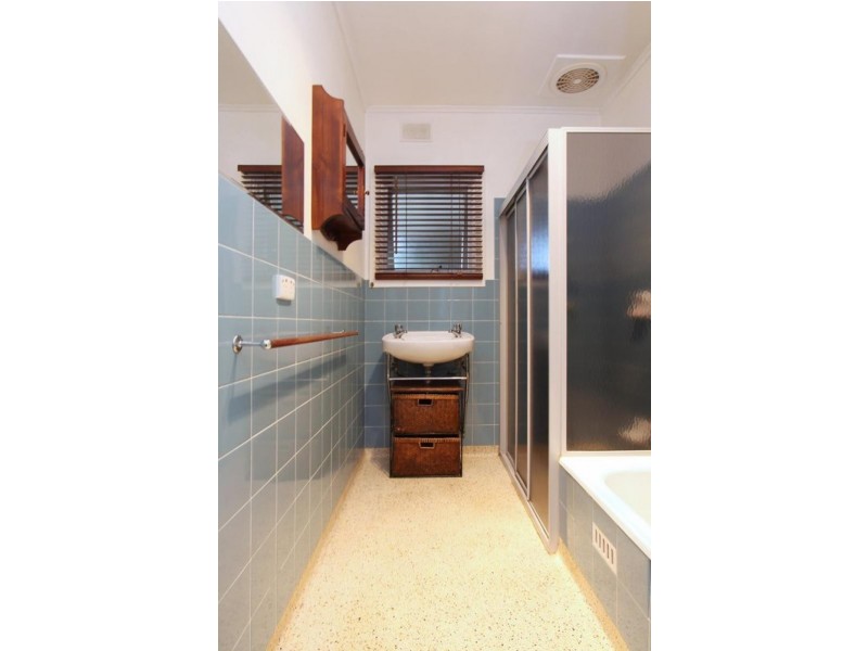 4 Joel Crescent, Elizabeth Vale SA 5112