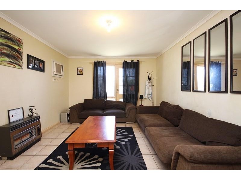 17 Adaluna Crescent, Smithfield SA 5114