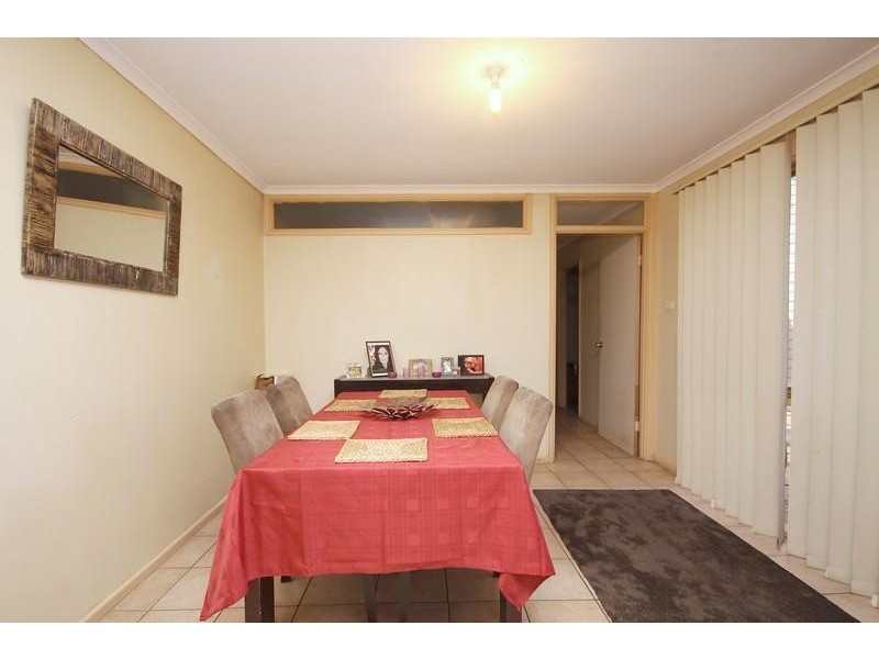 17 Adaluna Crescent, Smithfield SA 5114