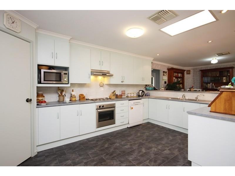 48 Jemalong Crescent, Roseworthy SA 5371
