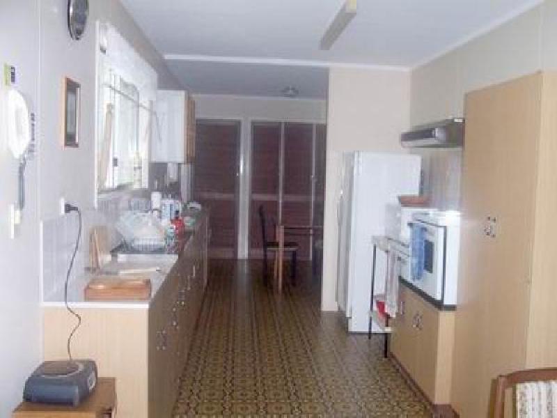 18 ROSS STREET, Burrum Heads QLD 4659