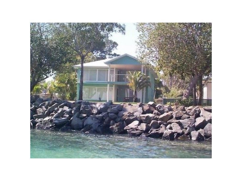 26 Burrum Street, Burrum Heads QLD 4659