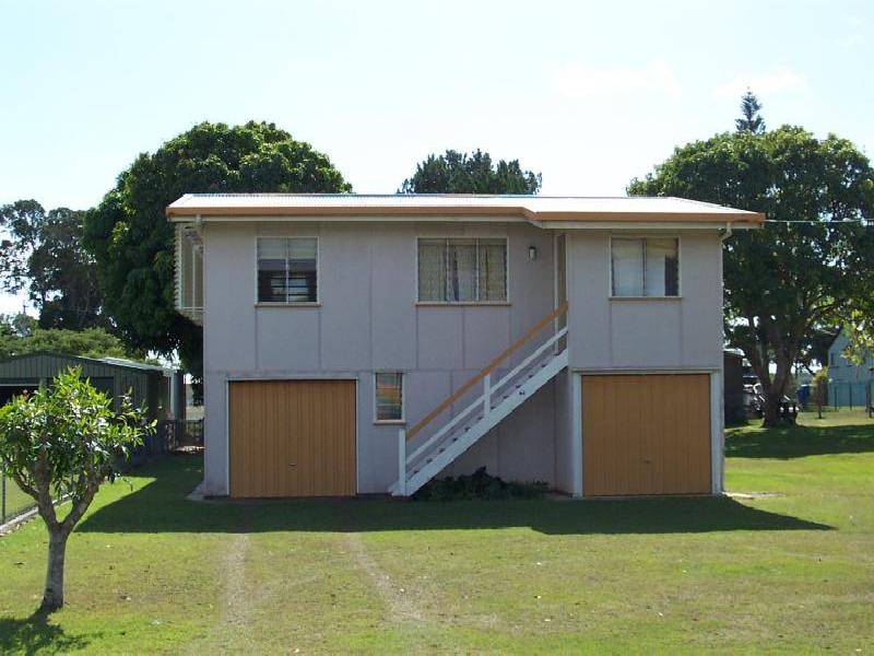 26 HOWARD STREET, Burrum Heads QLD 4659