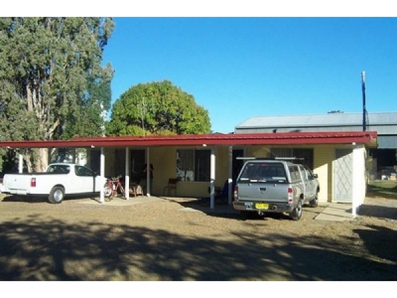 31 HOWARD STREET, Burrum Heads QLD 4659