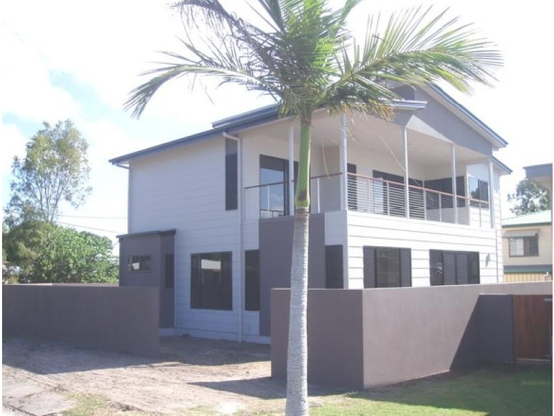 12 HOWARD STREET, Burrum Heads QLD 4659