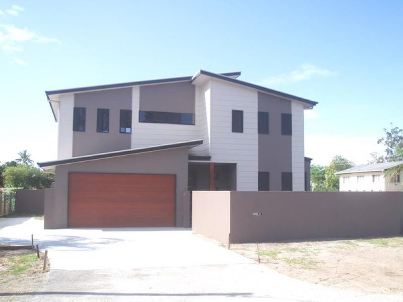 12 HOWARD STREET, Burrum Heads QLD 4659