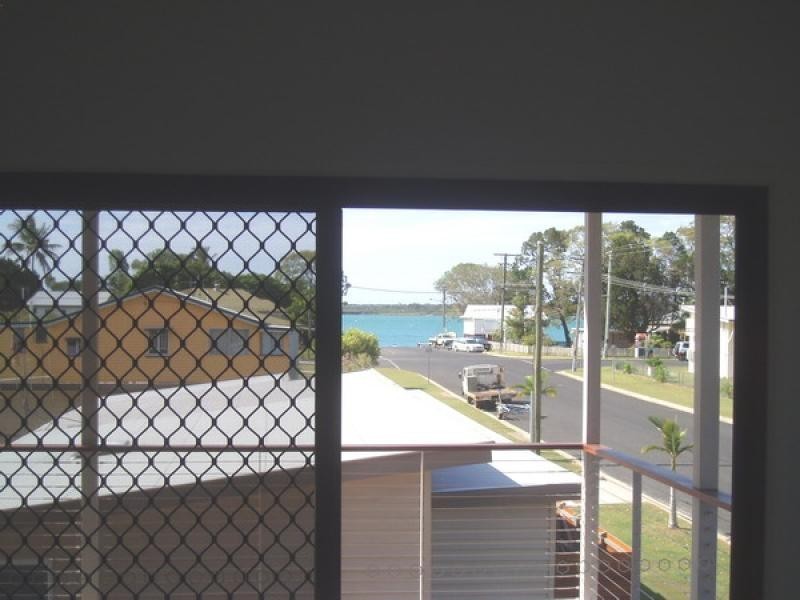12 HOWARD STREET, Burrum Heads QLD 4659